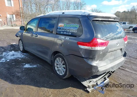 2011 Toyota Sienna Le from USA, damaged, VIN 5TDJK3DC1BS010556